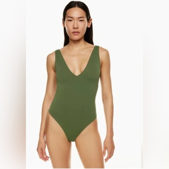 Aritzia Babaton Contour V-Neck Bodysuit Medium - Picture 1 of 9